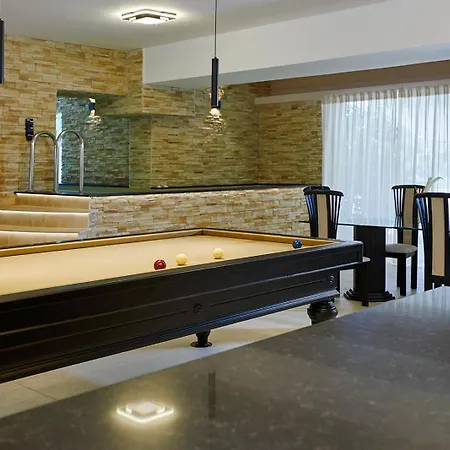 Willa Mairi - 2 Private Pools & Game Near Athens