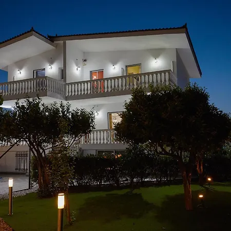Mairi - 2 Private Pools & Game Near Athens Salamina